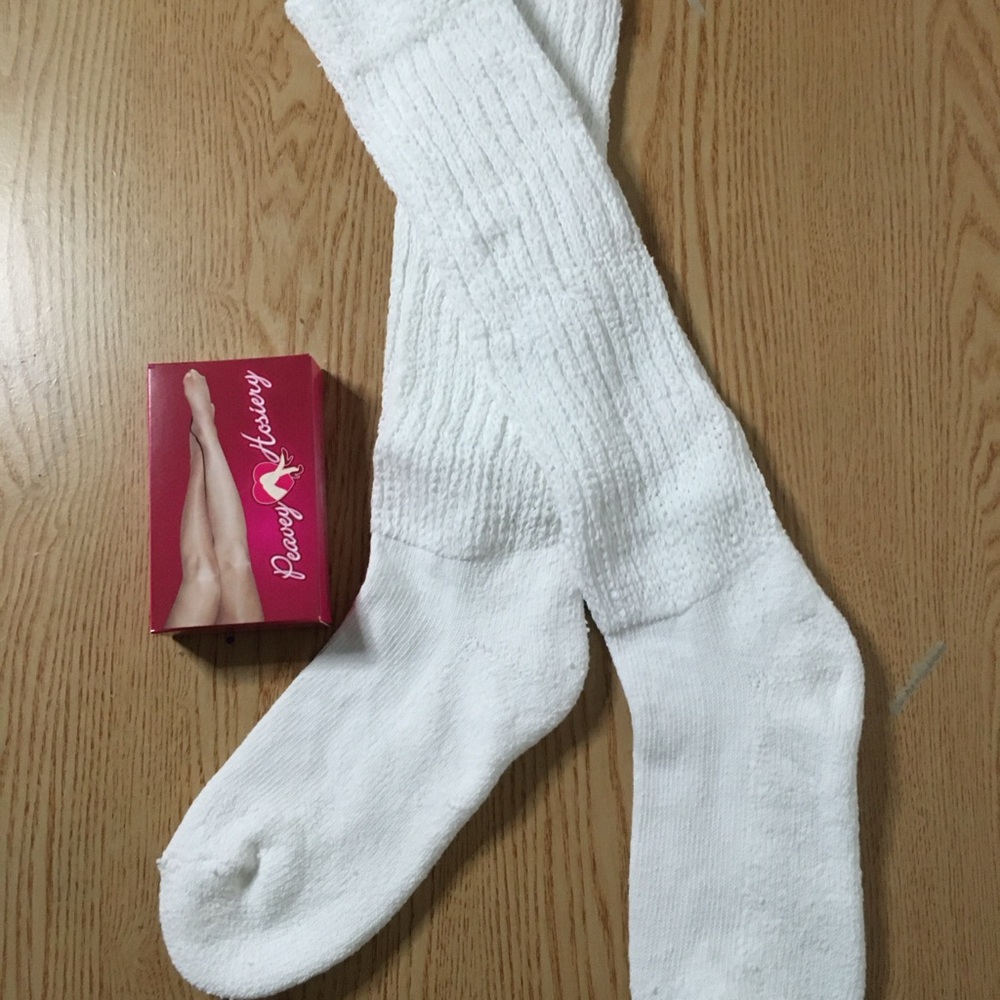 New Hooters Girl Uniform Peavey Pantyhose Suntan Size B & White Scrunchie Socks